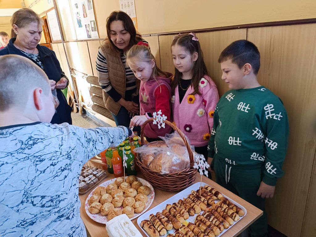 Коледен благотворителен базар 4