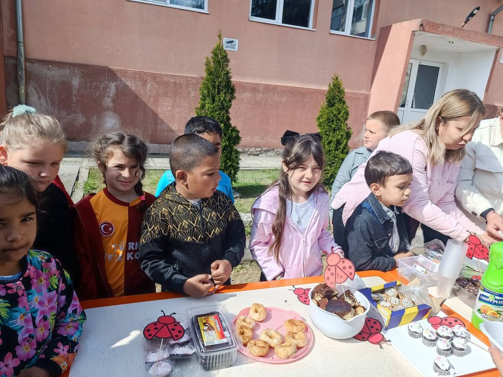 ЗАЕДНО ЗА ВЕНЕЛИНА 3